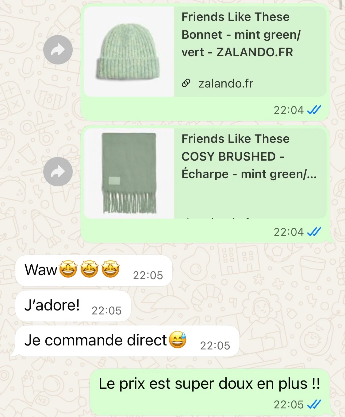 Conversation de coaching privé : un bonnet et une écharpe vert menthe sont partagés, la cliente répond qu’elle adore et commande directement